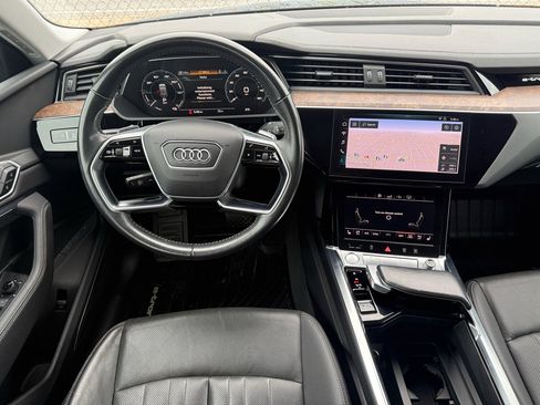 Used 2019 Audi e-tron Premium Plus image 37