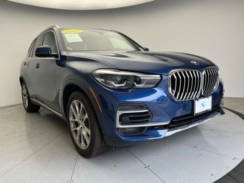 Certified 2022 BMW X5 xDrive40i image 2