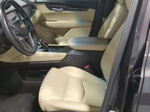 Used 2018 Cadillac XT5 FWD w/ LPO, Wheel Lock Package image 19
