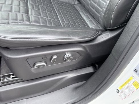 Used 2024 Cadillac Escalade Sport Platinum w/ LPO, ONYX Package image 36