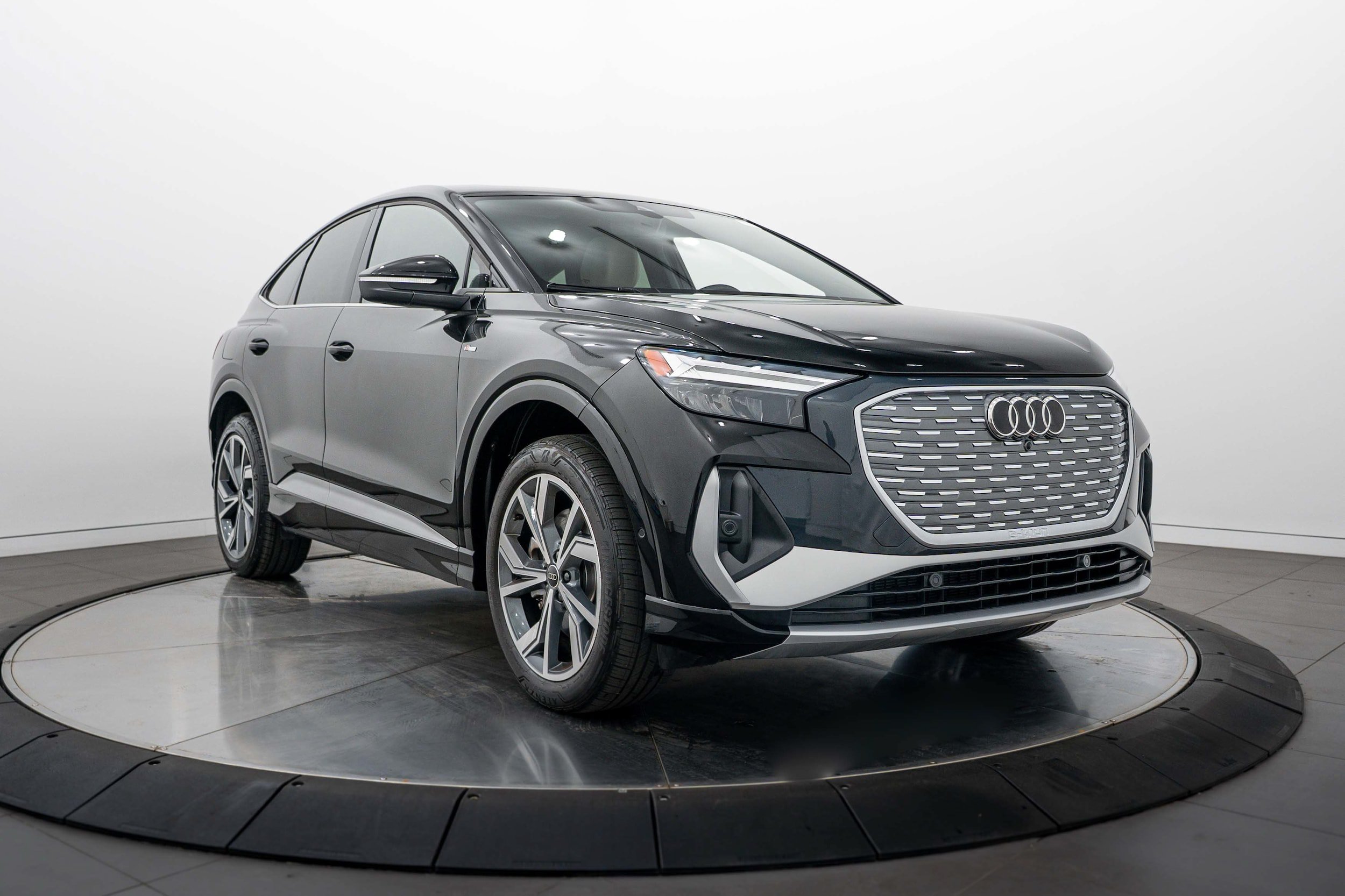 Used 2023 Audi Q4 e-tron Premium Plus w/ Premium Plus AWD/4WD image 1