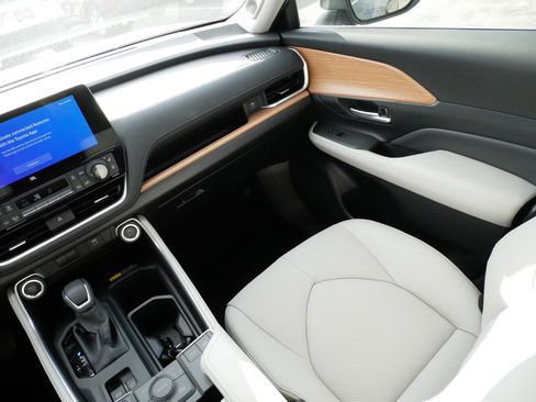 Certified 2026 Toyota Grand Highlander Limited image 11