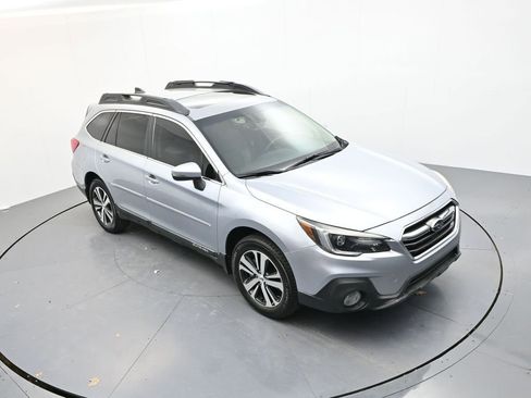Used 2018 Subaru Outback 2.5i Limited image 18