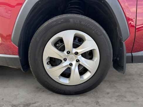 Certified 2023 Toyota RAV4 LE AWD/4WD image 9