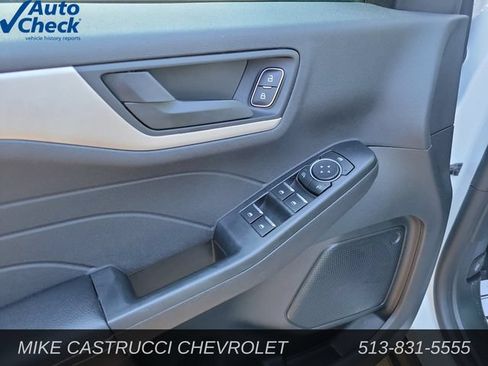 Used 2022 Ford Escape SE w/ SE Sport Appearance Package FWD image 19