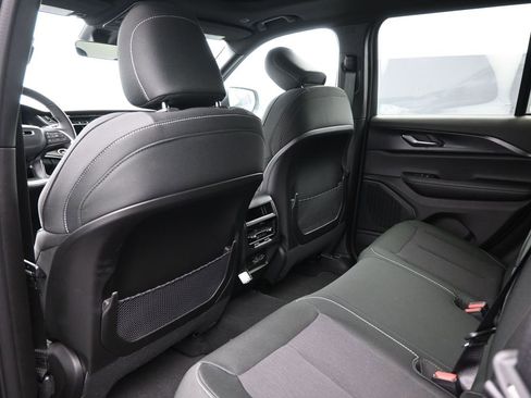 New 2025 Jeep Grand Cherokee Laredo X w/ Luxury Tech Group I image 10