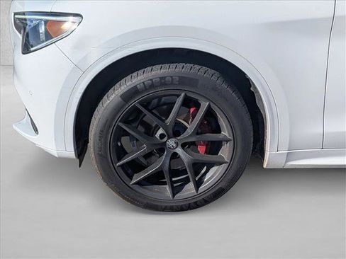 Used 2021 Alfa Romeo Stelvio Ti w/ Nero Edizione image 15