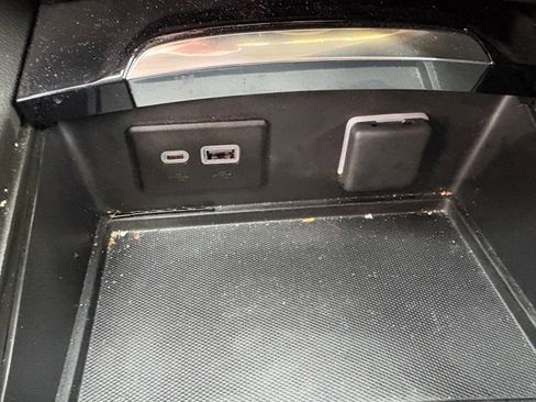 Used 2022 Buick Envision Essence w/ Sport Touring Package image 19