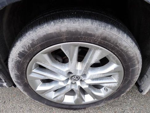 Certified 2022 Toyota Highlander Limited image 9