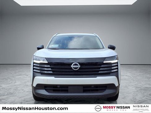 New 2026 Nissan Kicks SV image 3