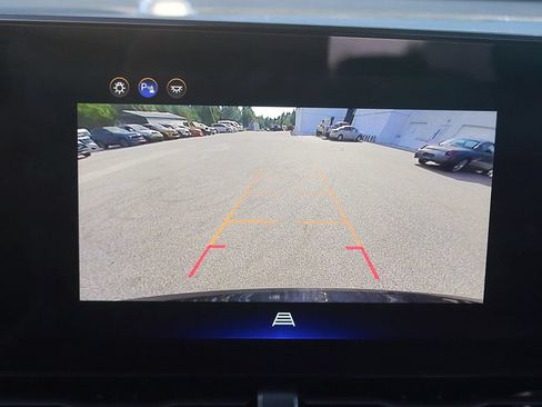 Used 2025 Chevrolet Equinox LT AWD/4WD image 24