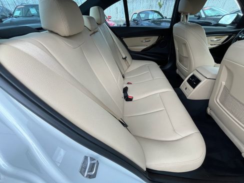 Used 2017 BMW 320i Sedan image 18