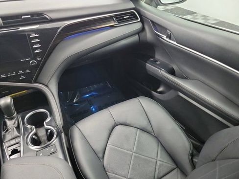 Used 2019 Toyota Camry XLE FWD image 16
