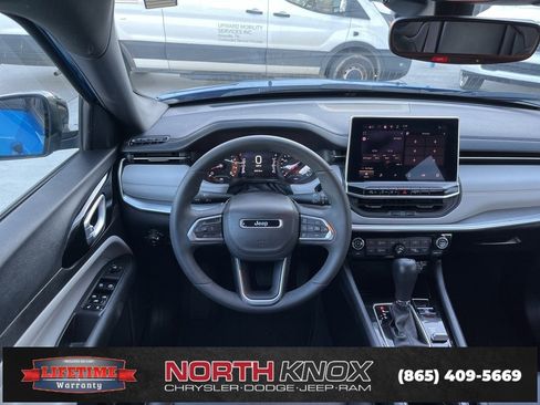 Used 2024 Jeep Compass Limited image 12