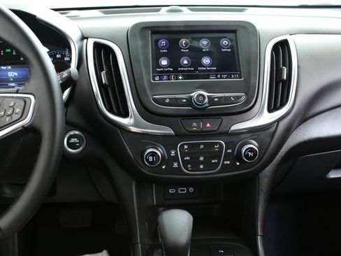 Used 2024 Chevrolet Equinox LT w/ LPO, Cargo Package AWD/4WD image 18