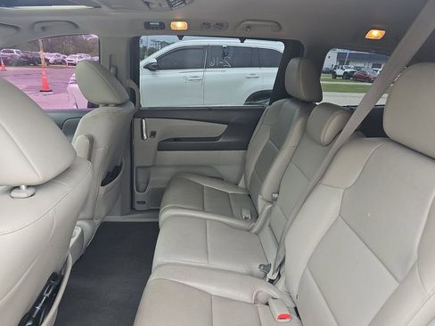 Used 2016 Honda Odyssey Touring Elite image 2