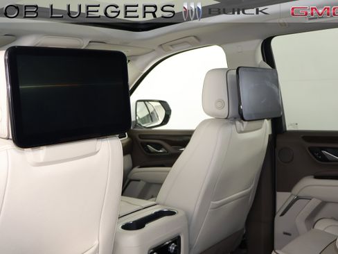 Used 2021 GMC Yukon XL Denali image 14