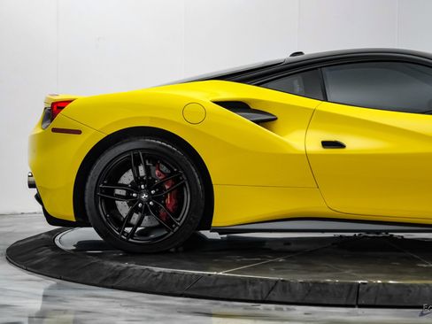 Used 2019 Ferrari 488 GTB RWD image 27