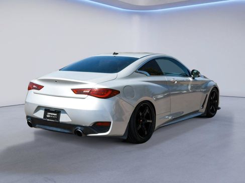 Used 2018 INFINITI Q60 3.0t Luxe RWD image 6