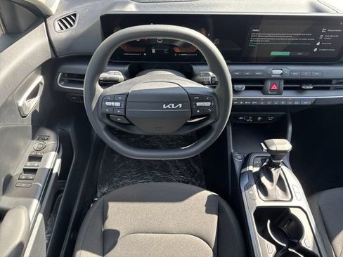 New 2026 Kia K4 FWD image 17