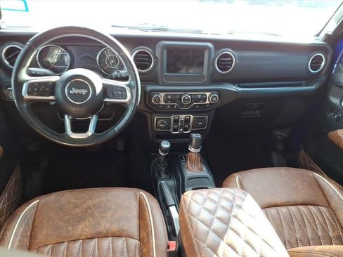 Used 2019 Jeep Wrangler Unlimited Sahara image 16