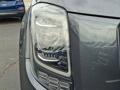 Used 2022 Kia Telluride S image 9