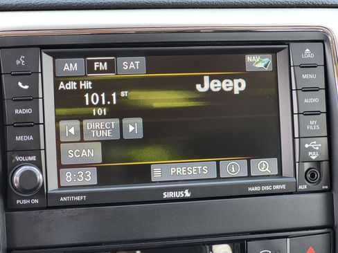 Used 2013 Jeep Grand Cherokee Laredo AWD/4WD image 13