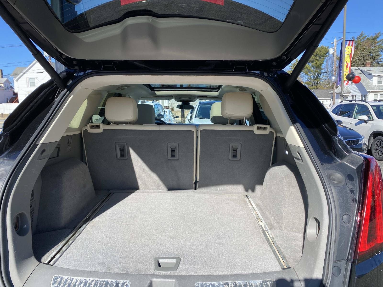 Used 2021 Cadillac XT5 Premium Luxury AWD/4WD image 4