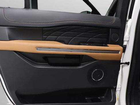 Used 2024 Ford Expedition Max Platinum image 26