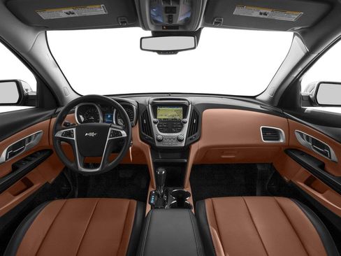 Used 2017 Chevrolet Equinox Premier w/ Enhanced Convenience Package AWD/4WD image 3