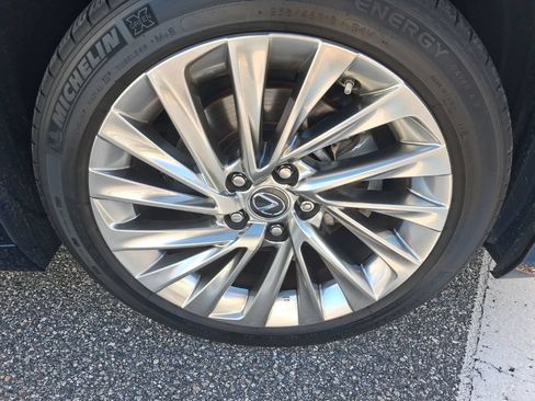 Used 2019 Lexus ES 350 Ultra Luxury w/ Accessory Package 2 FWD image 16