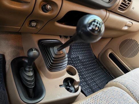 Used 2001 Dodge Ram 2500 Truck 4x4 Quad Cab image 3