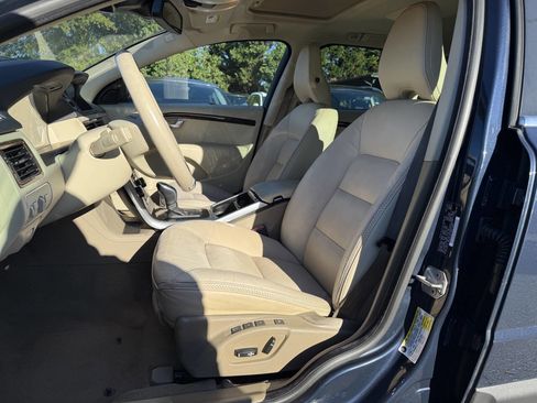 Used 2015 Volvo XC70 T5 Premier Plus image 9