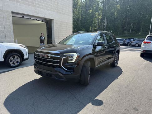 Used 2025 GMC Terrain Elevation w/ Elevation Premium Package AWD/4WD image 3