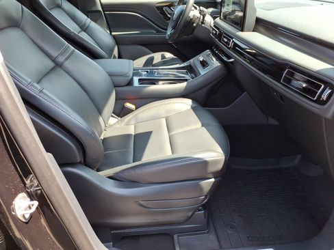 Used 2026 Lincoln Aviator AWD image 8