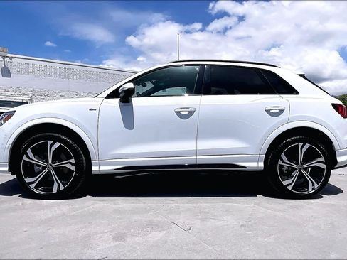 Used 2023 Audi Q3 2.0T Premium Plus w/ Premium Plus Package AWD/4WD image 3