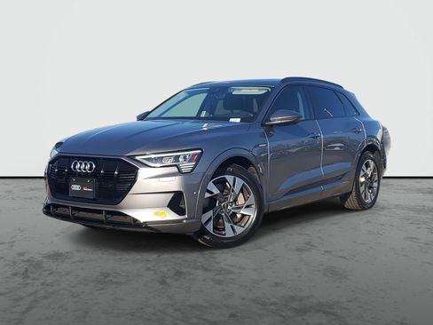 Used 2022 Audi e-tron Premium w/ Convenience Plus Package image 2