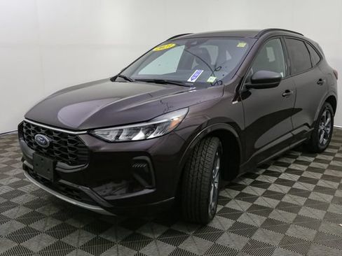Used 2023 Ford Escape ST-Line w/ Tech Pack #1 AWD/4WD image 5