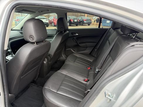 Used 2011 Buick Regal CXL image 11