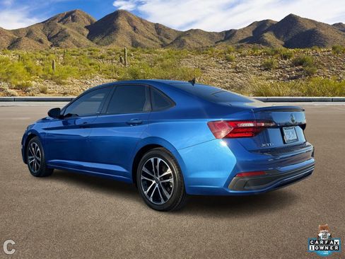 Used 2024 Volkswagen Jetta Sport image 3