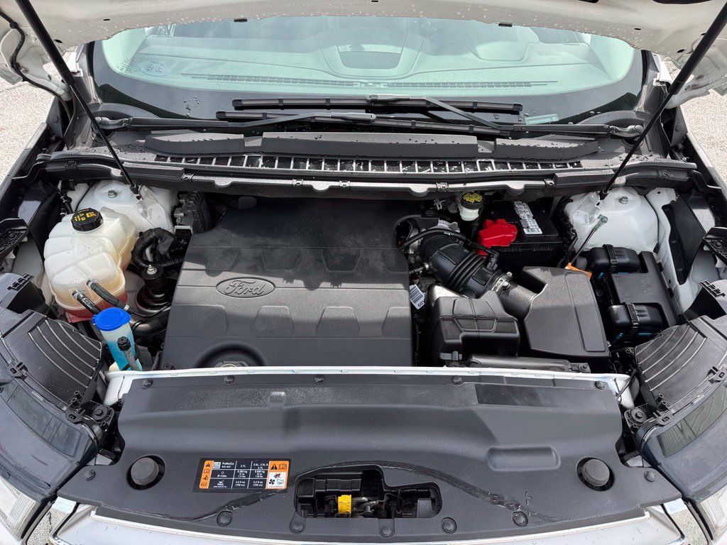 Used 2017 Ford Edge SEL w/ Equipment Group 201A FWD image 26