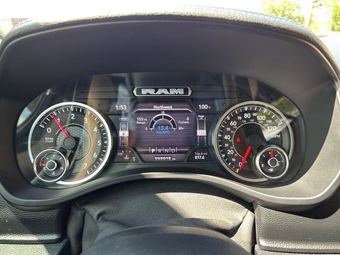 Used 2022 RAM 1500 Laramie image 27