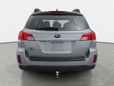 Used 2011 Subaru Outback 3.6R Limited image 6