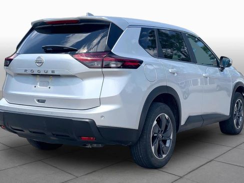 Used 2025 Nissan Rogue SV FWD image 13