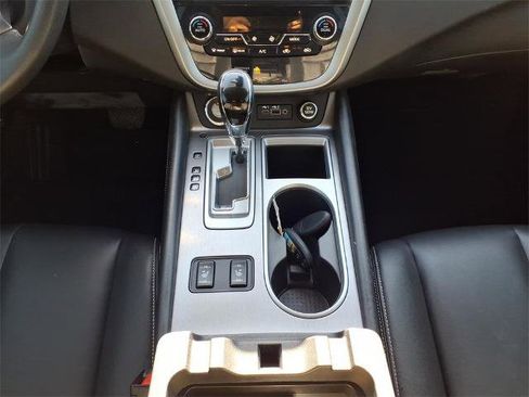 Certified 2022 Nissan Murano SV w/ SV Midnight Edition Package image 11