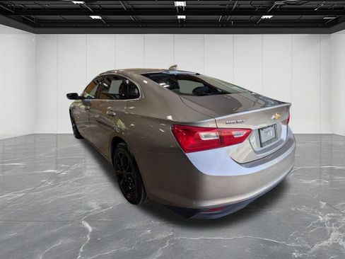 Used 2023 Chevrolet Malibu LT w/ Driver Confidence Package FWD image 4