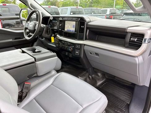 Used 2024 Ford F550 4x4 Regular Cab Super Duty image 12