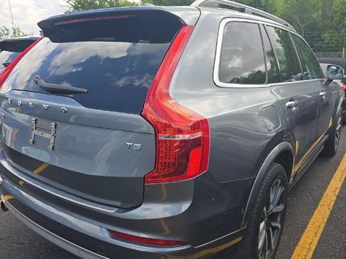 Used 2018 Volvo XC90 T5 Momentum w/ Convenience Package FWD image 3