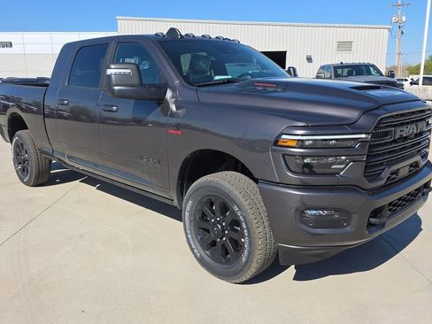 New 2026 RAM 2500 Laramie AWD/4WD image 7