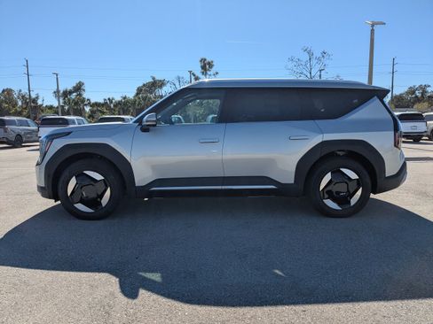 New 2026 Kia EV9 Wind image 8